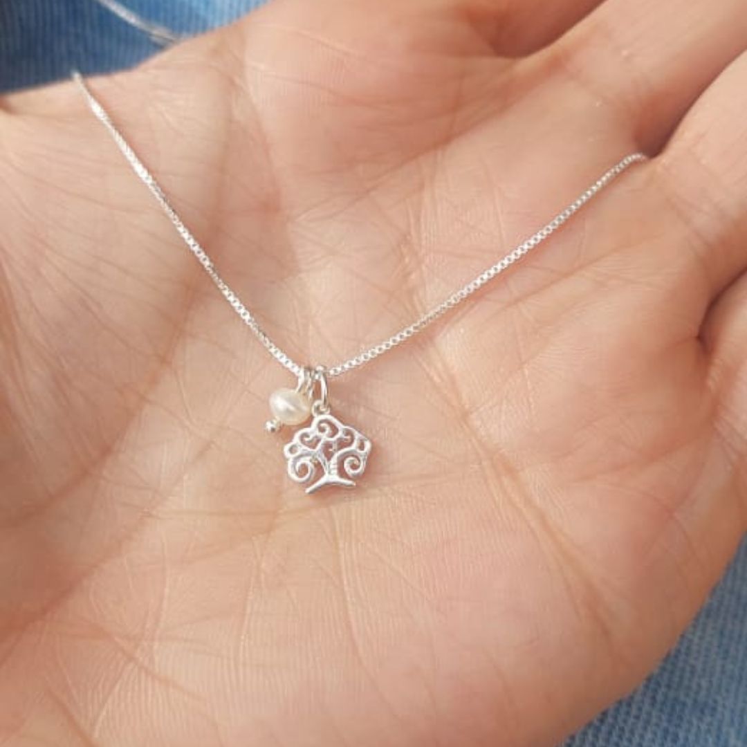 Cadena con dije Árbol de la Vida y perla