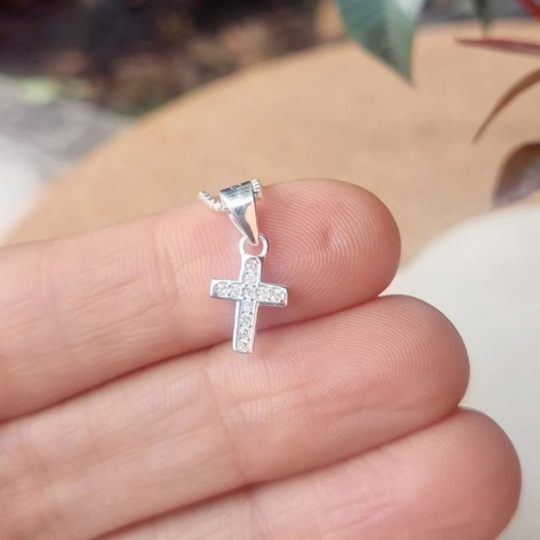 Cadena con dije cruz 1cm
