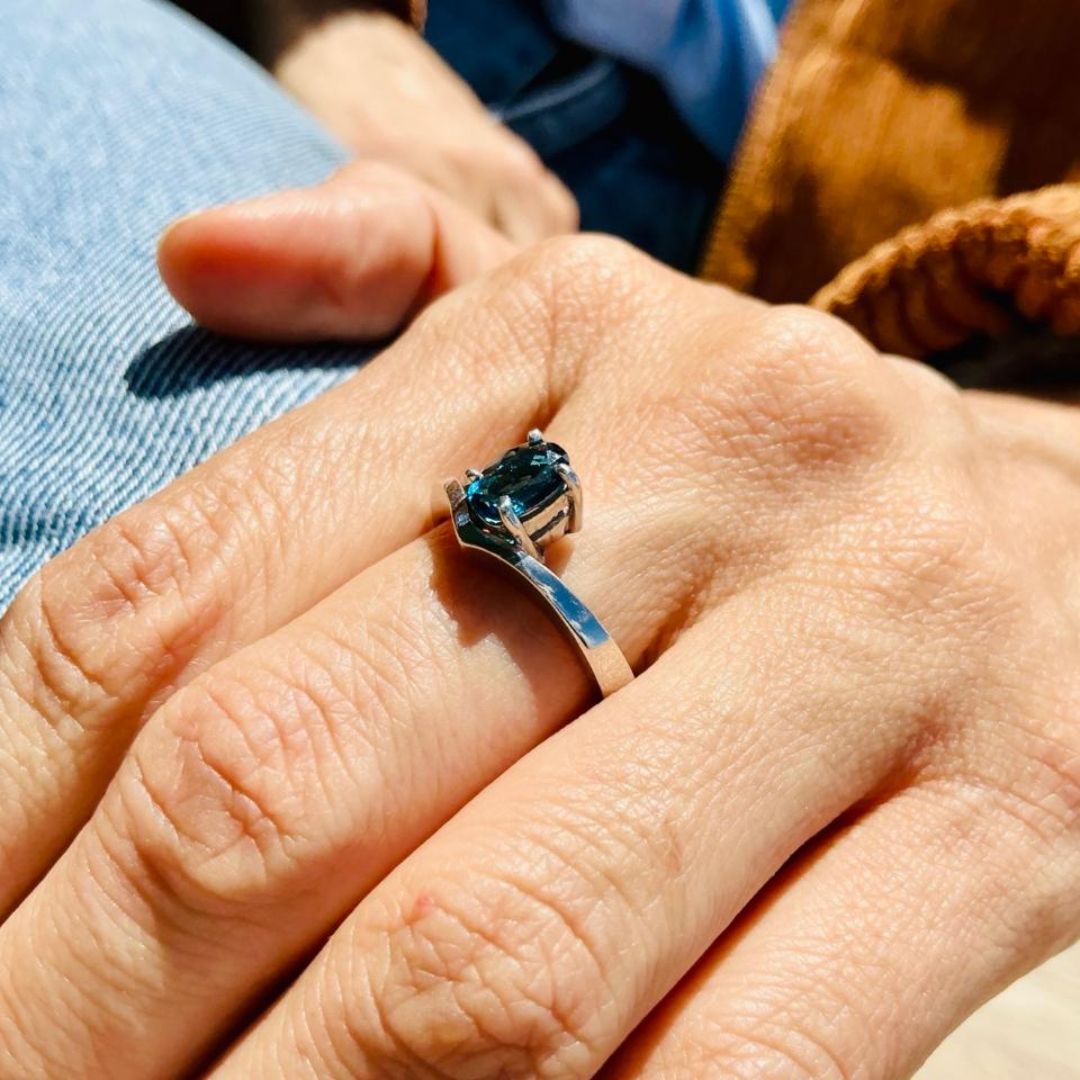 Anillo Afrodita con Topacio London blue en plata Rodinada