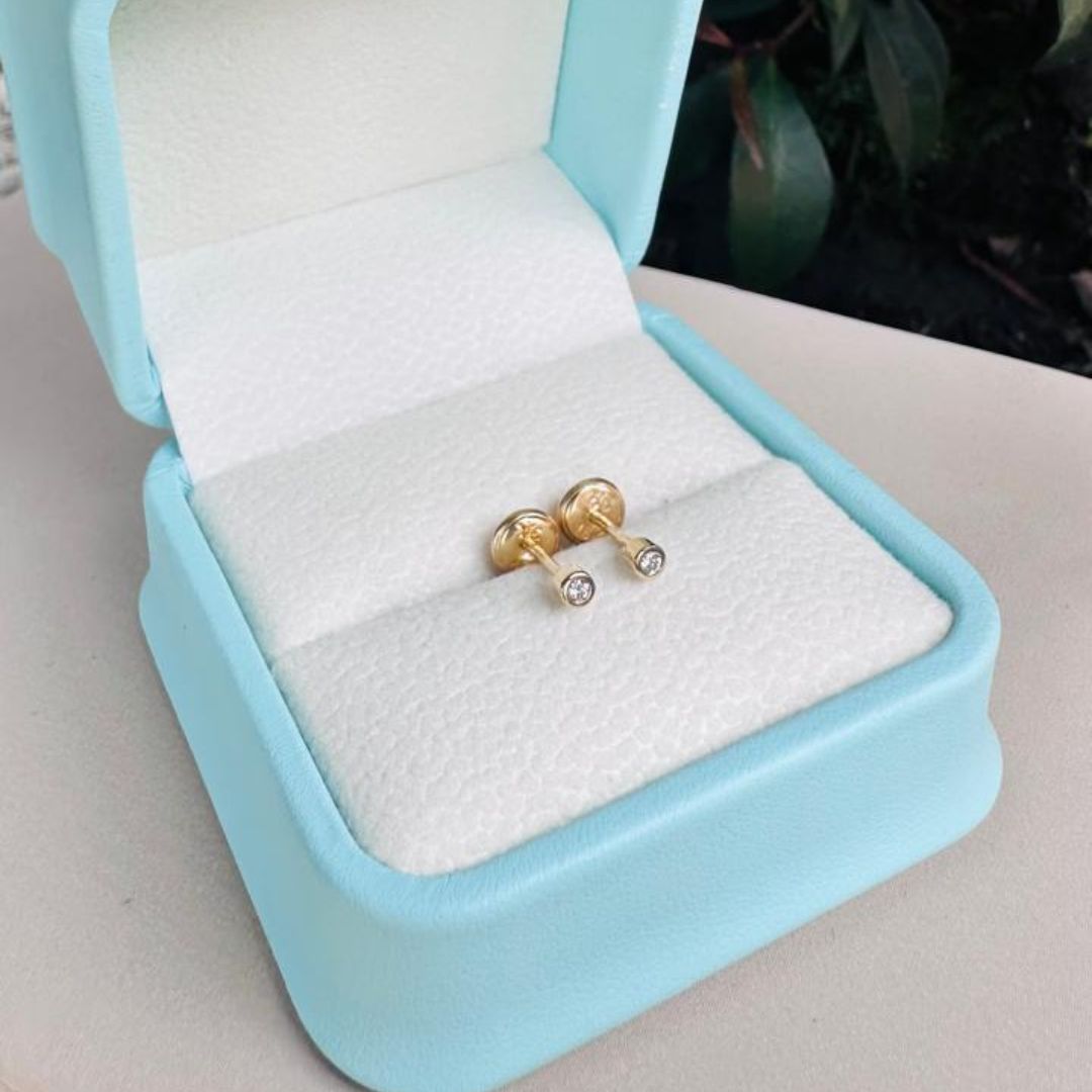 Topos Diamante Natural 0,04 Qts en Oro 18K