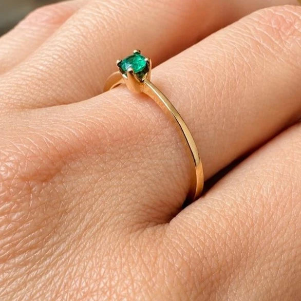 Esmeralda Natural 2.7mm en Oro 18K