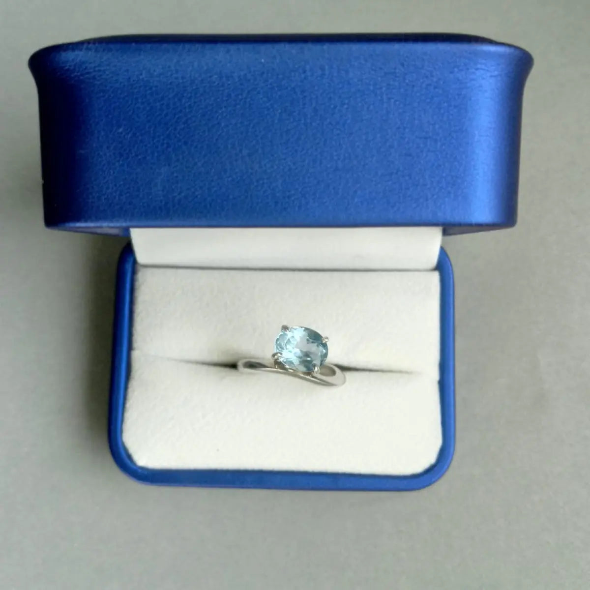 Topacio Sky Blue de 3,38 ct en Plata Rodinada