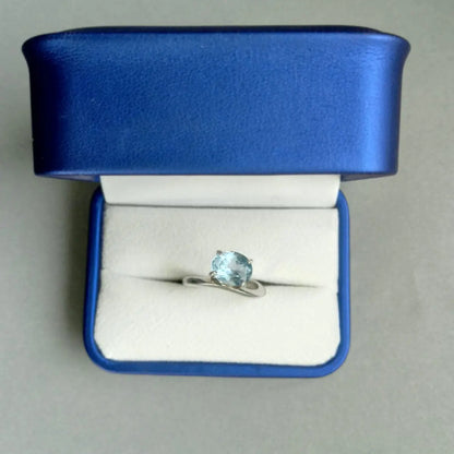 Topacio Sky Blue de 3,38 ct en Plata Rodinada
