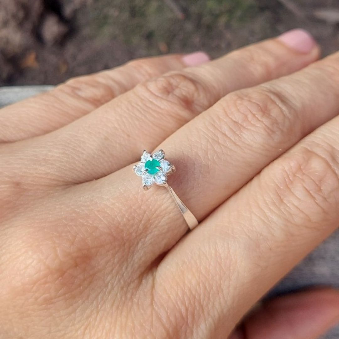 Anillo Esmeralda Marquesa 0,30 ct