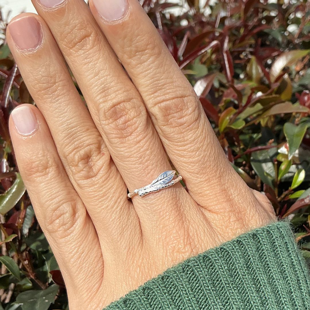 Anillo Hoja Silvestre Ajustable