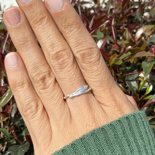 Anillo Hoja Silvestre Ajustable