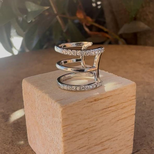 Earcuff tres líneas plateado