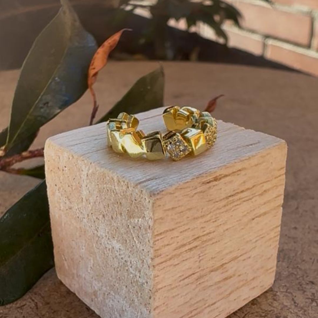 Earcuff Cuadritos Dorado