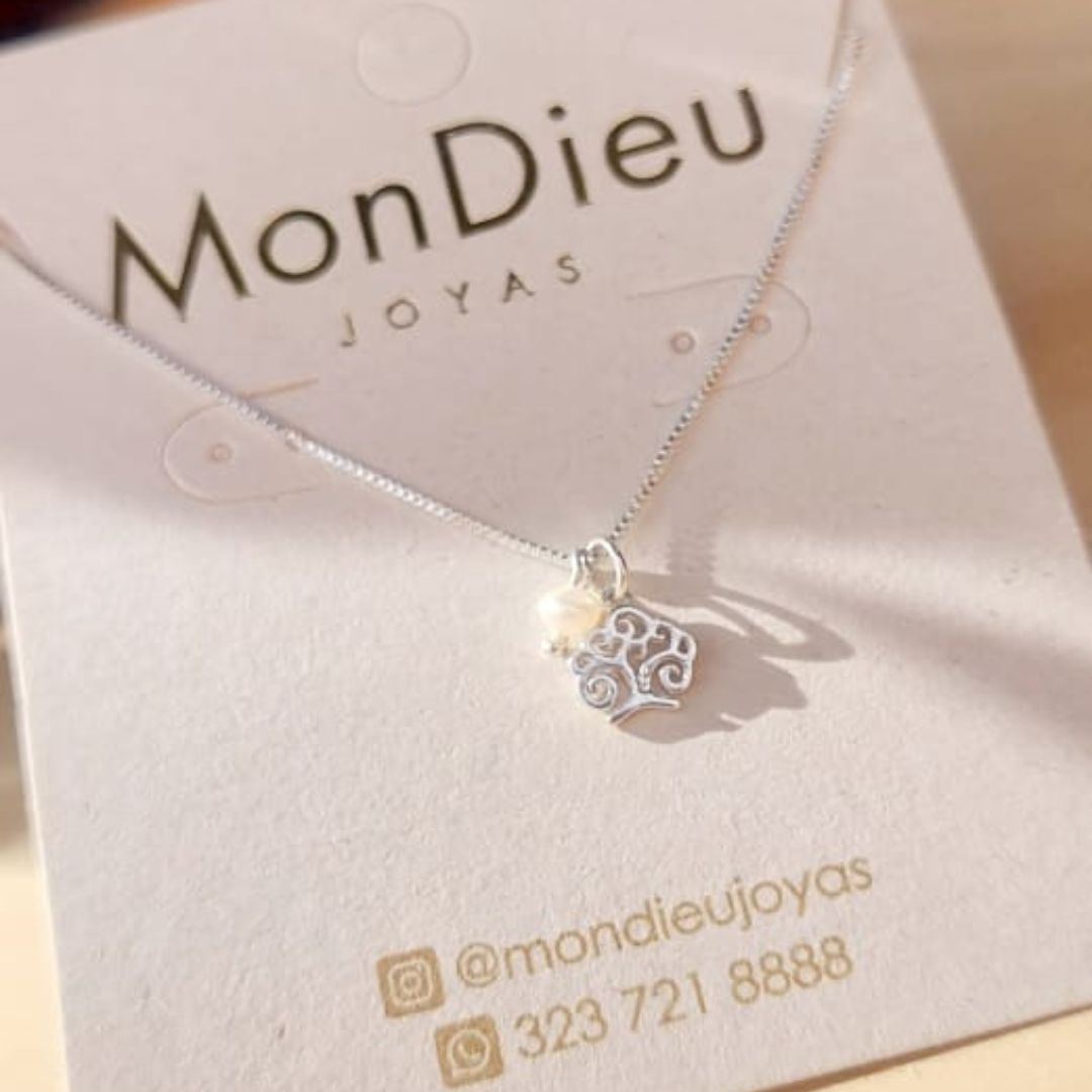 Cadena con dije Árbol de la Vida y perla