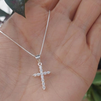 Cadena con dije cruz 1.5cm