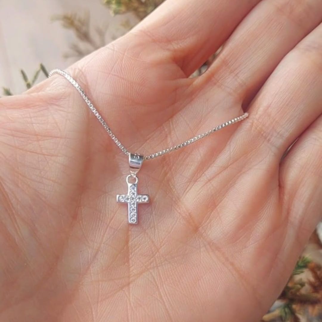 Cadena con dije cruz 1cm