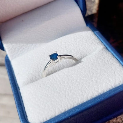 Anillo con Zafiro 0.27 ct