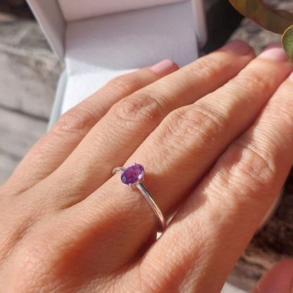 Anillo con Amatista Ovalada