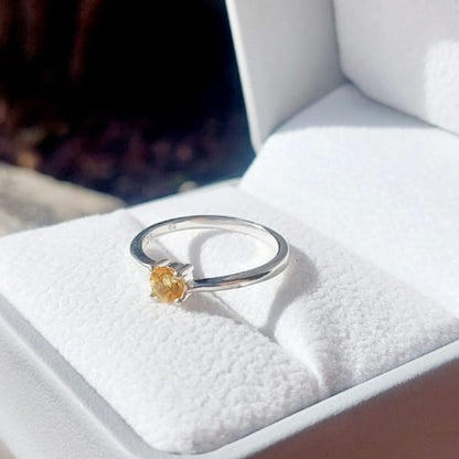 Anillo con Citrino redondo