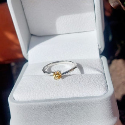 Anillo con Citrino redondo