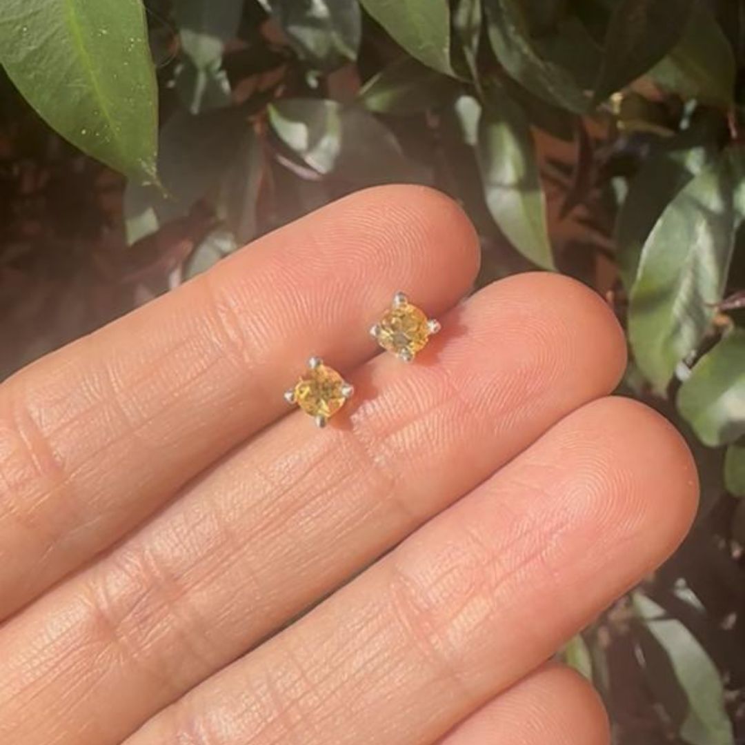 Topos cuña con Citrino 4mm