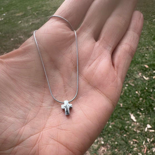 Cadena Cruz pasante plateada
