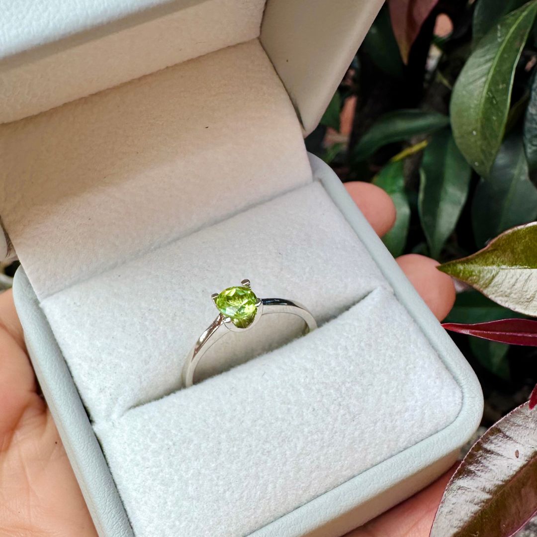 Anillo Rodinado con Peridoto 5mm
