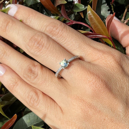 Anillo Zafiro verde de 0,55 ct en plata rodinada