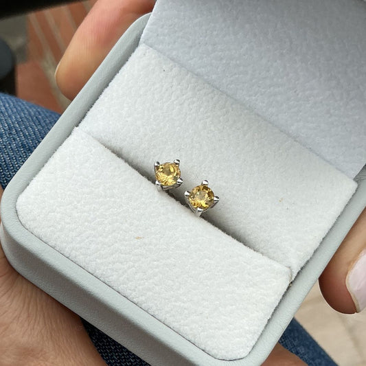 Aretes cuña con Citrino 4mm en Plata Rodinada