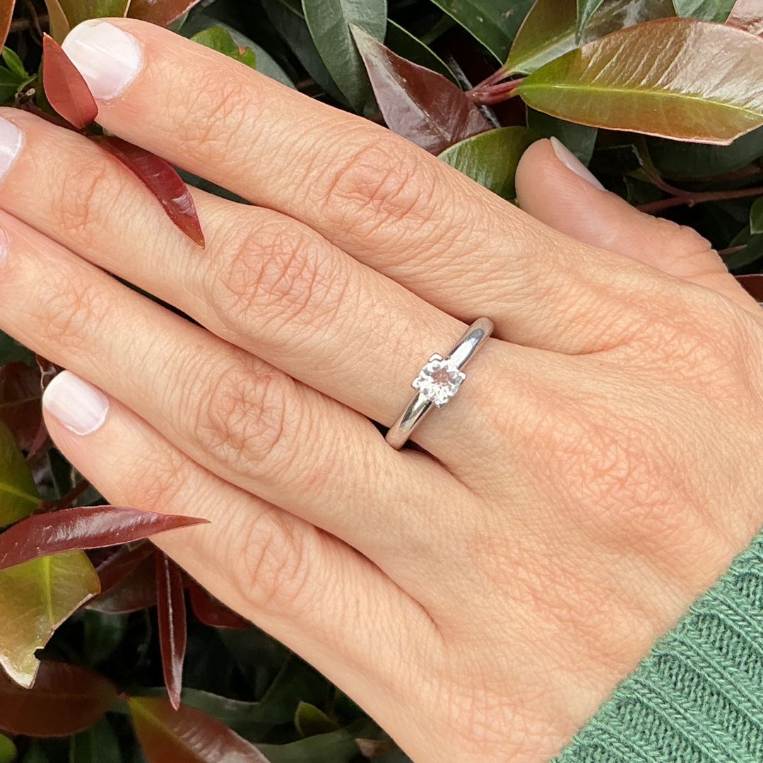 Morganita de 0,31 ct en Plata Rodinada