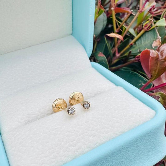 Topos Diamante Natural 0,04 Qts en Oro 18K