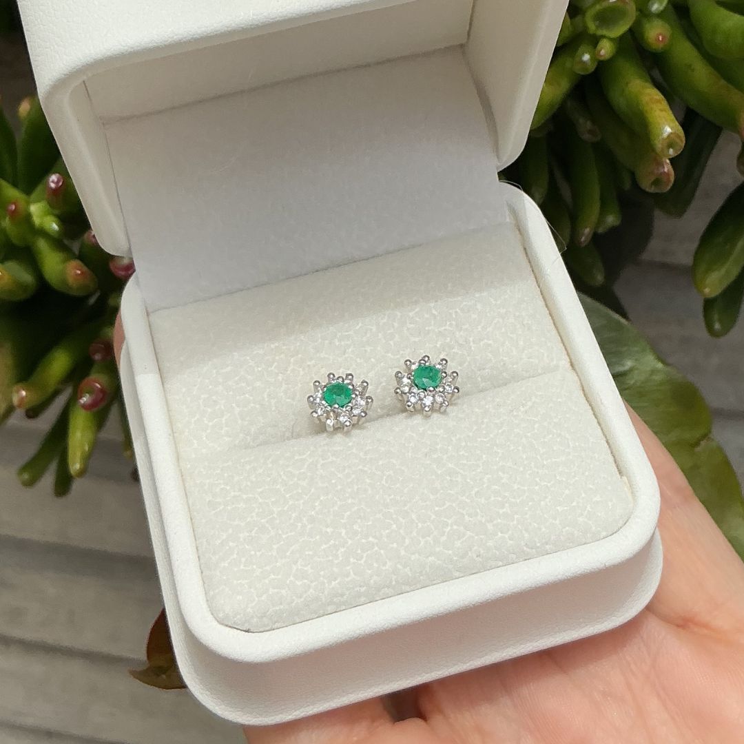 Topos Flor con Esmeralda en plata rodinada