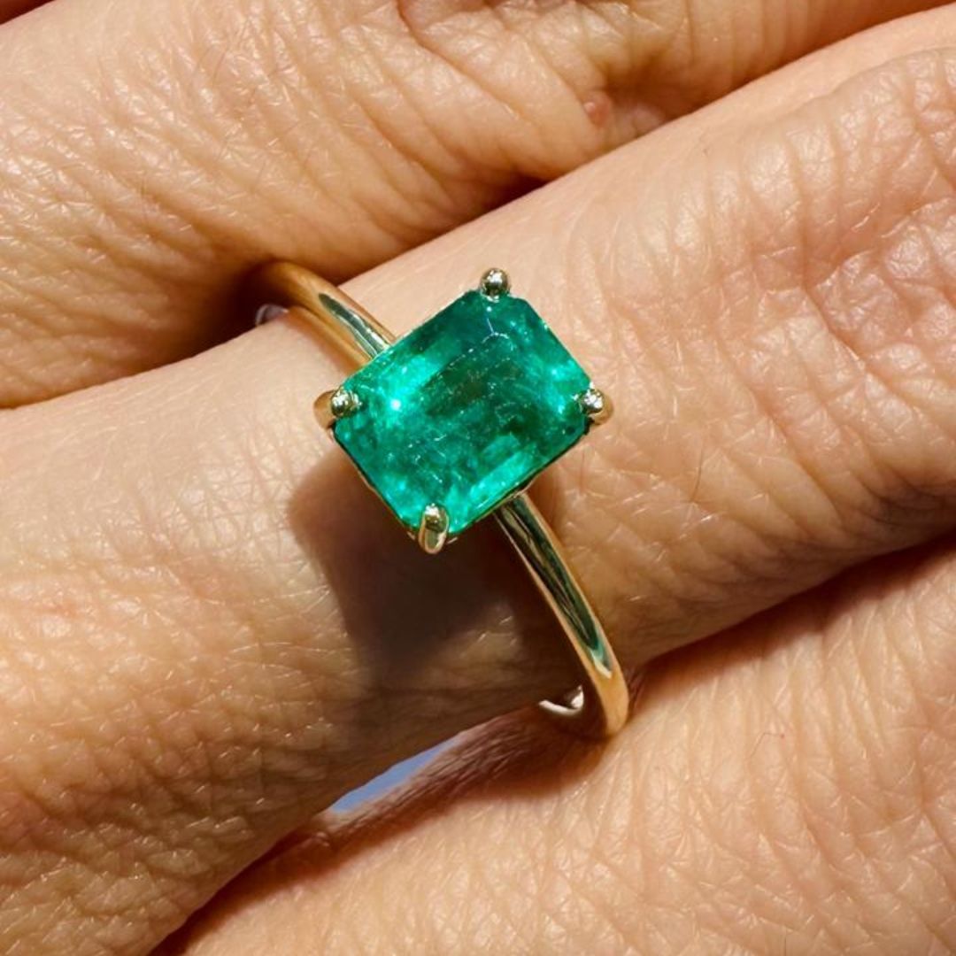 Anillo Esmeralda Imperial en Oro 18K