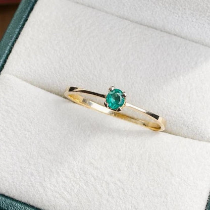 Esmeralda Natural 2.7mm en Oro 18K