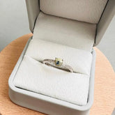 Zafiro Bicolor Verde Azuloso de 0,55 ct en Plata Rodinada