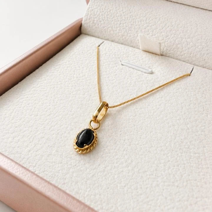 Onix en Oro 18k (cadena veneciana 45cm)