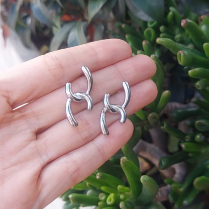 Aretes Nudo Plateado