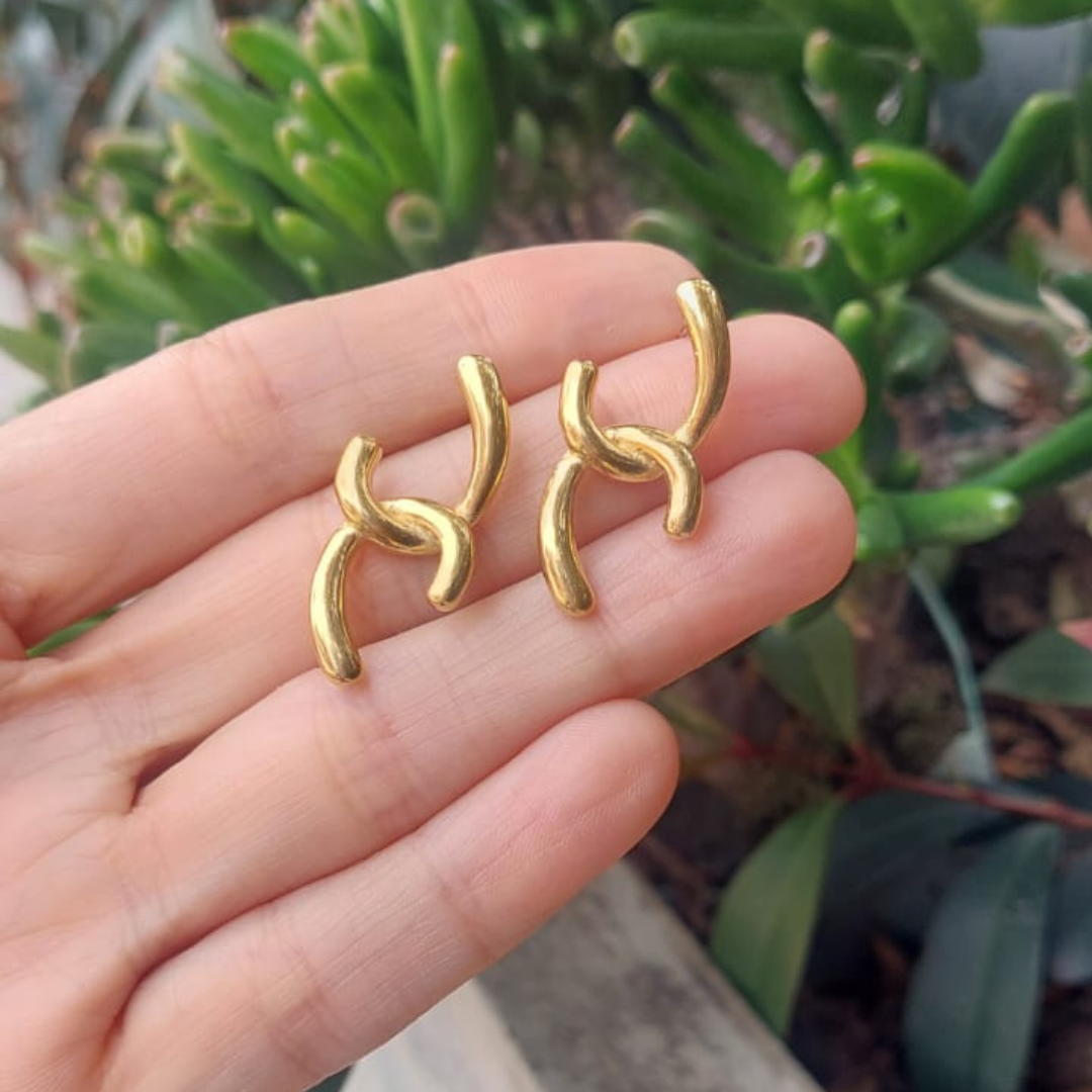 Aretes Nudo Dorado